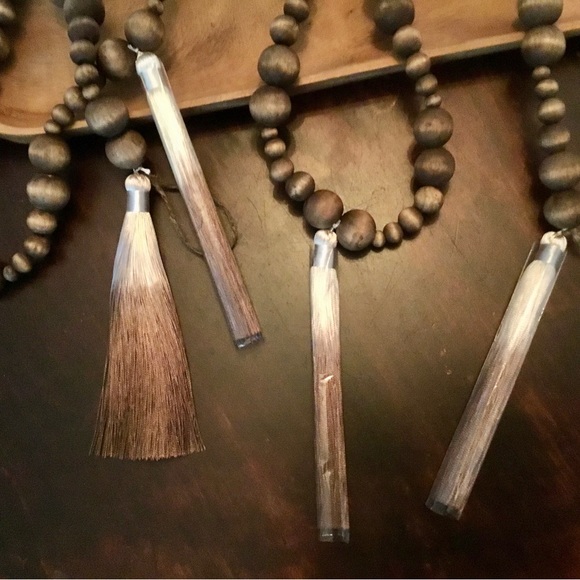 Wood stain garland beads with brown and white tassels NWT 47 inches - Picture 4 of 4